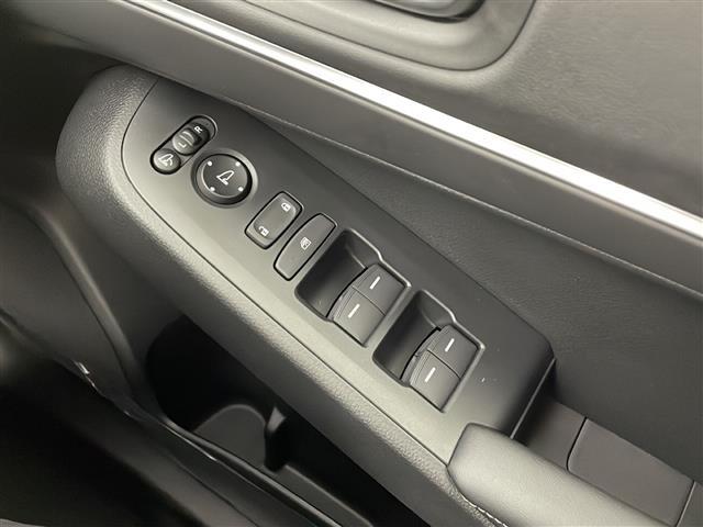 【窓操作部】『窓周辺/窓周辺装備』の画像になります。写真の内容に関してご不明点、ご質問等がございましたらお気軽にガリバー店舗までお問い合わせください。