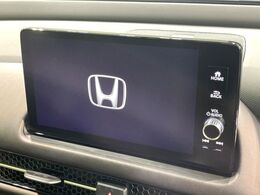 【純正9ナビ】人気の純正ナビを装備しております。ナビの使いやすさはもちろん、オーディオ機能も充実！キャンプや旅行はもちろん、通勤や買い物など普段のドライブも楽しくなるはず♪