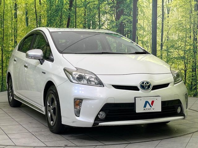 高透明度のガラス皮膜で撥水はもちろん、上質なツヤ・光沢を実現。紫外線や酸性雨から大切な愛車を保護し、色あせ・劣化を防止。「弾スプラッシュコート」、「弾プリミッサコート」からお選びいただけます。