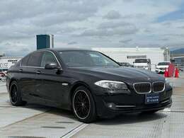 大きく目立つ傷や凹みもなく，比較的綺麗な状態のお車ですが，中古車特有の若干の使用傷などはございます気なる箇所など追加画像をお送りしてのご説明も可能です。ご相談ください！