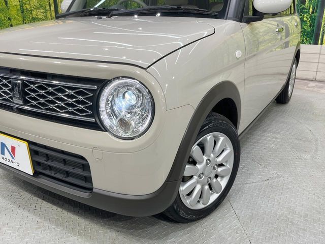 【LEDヘッドライト】悪天候や夜間走行時も良好な視界を確保し安心して運転できる高輝度LEDヘッドライトを装備！点灯速度が早く、消費電力も抑えられています。