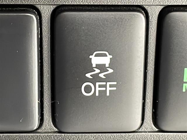 【運転席操作部】快適なドライブを楽しむための機能が装備されています！運転席から触れるので、使いやすいです！除菌プランいれていただくと、さらに清潔で安心していただけます！
