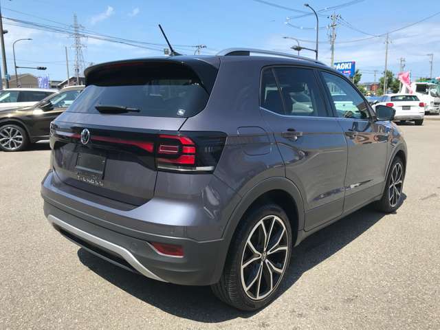 当店グループ会社にてBMW・MINI・AUDI・VWの正規ディーラーを営んでおります。納車前・納車後のメンテナンスもご安心いただける体制を整えております。
