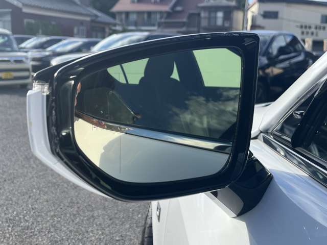任意保険の代理店をしております！購入からアフタフォローまで1店舗で完結出来ます。保険の見直しも大歓迎ですので、お気軽にご連絡ください！