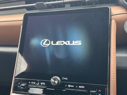 【9.8インチ　ディスプレイオーディオ】大画面のディスプレイはAppleCarPlayやAndroidAutoが利用可能。大きな画面でスマホナビアプリ等が利用いただけます♪