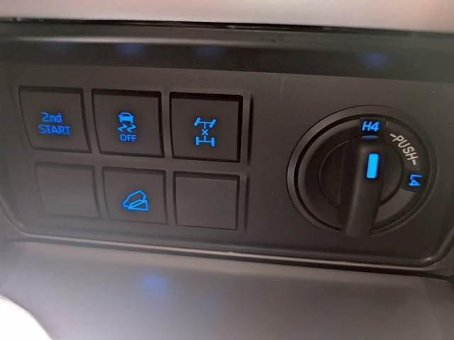 弊社は中古車から新車・登録済未使用車まで幅広く取り扱いしております。