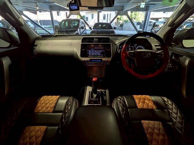アイポイントが高く見晴らしの良い運転席です！