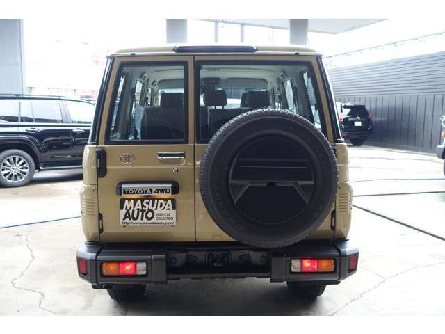 ◆純正ベージュ！　こちらの車のカラー番号は4E9となります！
