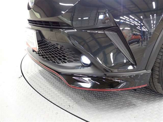フロントスポイラー装備