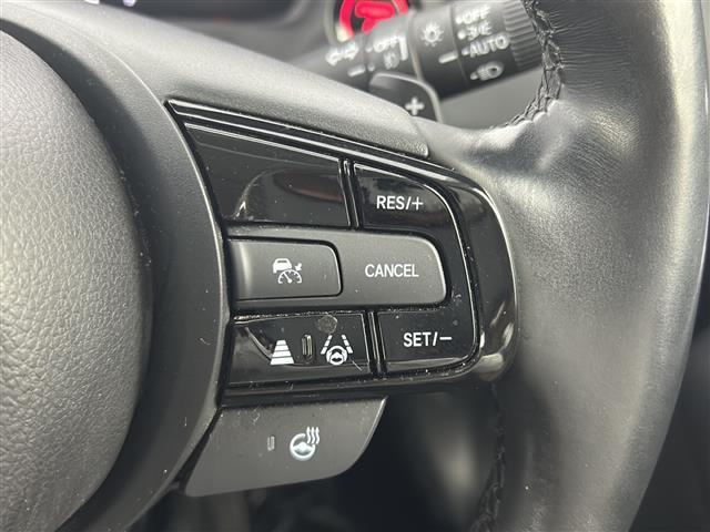 【アダプティブクルーズコントロール（ACC）】適切な車間距離を保ちながら先行車に追従走行できます！機能には限界があるためご注意ください。