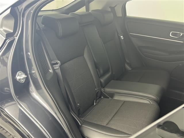 【後部座席】『後部座席周辺』の画像になります。写真の内容に関してご不明点、ご質問等がございましたらお気軽にガリバー店舗までお問い合わせください。