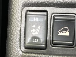 【シートヒーター】寒い日に重宝するシートヒーター！エアコンより早く温まってくれるので寒がりの人も安心ですね♪エアコンの温風は乾燥するから苦手、という方にもをおすすめです。