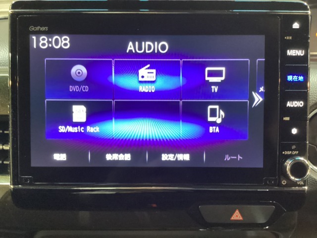 メモリーインターナビ付いています。スマートフォンとの連動も可能です。