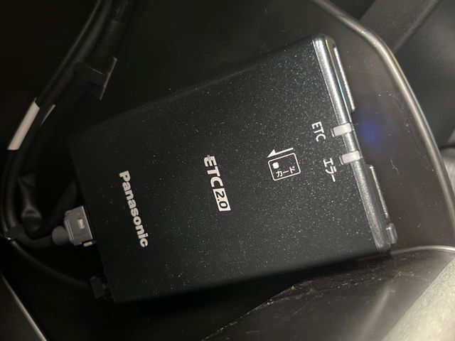 【ETC】高速道路の料金所をストレスなく通過！話題のスポットやサービスエリアに多い「スマートIC」利用時は必須のアイテムです。当店でセットアップを実施、ご納車当日からすぐにご利用いただけます！