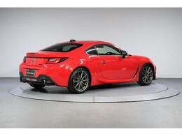 スバル認定中古車！Eyesight Ver3を搭載したBRZ！ボディカラーは色鮮やかなライトニングレッド フロントアンダースポイラーやドアハンドルプロテクター等が装備されてます