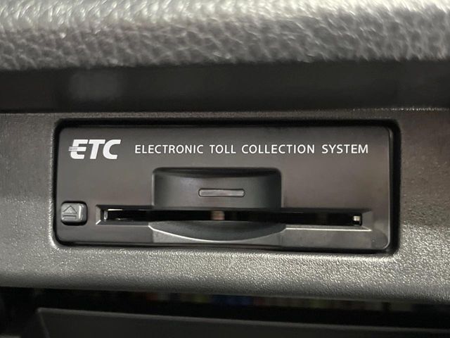【ETC】高速道路の料金所をストレスなく通過！話題のスポットやサービスエリアに多い「スマートIC」利用時は必須のアイテムです。当店でセットアップを実施、ご納車当日からすぐにご利用いただけます！