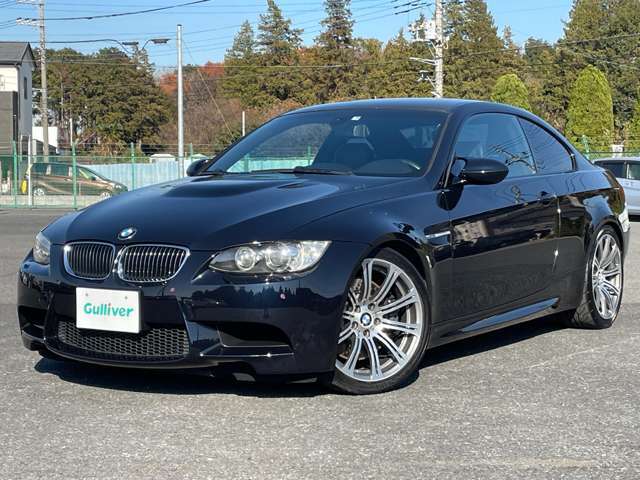 【拠点工場の設備】拠点のガリバー関東商品化センターは、車検・整備はもちろん板金・クリーニング設備までを網羅。大型設備でスポーツカー選びをサポート致します。