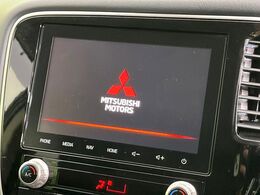 【純正ナビ】人気の純正ナビを装備しております。ナビの使いやすさはもちろん、オーディオ機能も充実！キャンプや旅行はもちろん、通勤や買い物など普段のドライブも楽しくなるはず♪