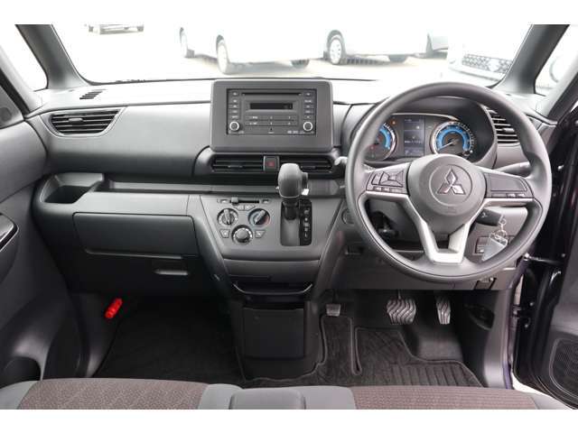 コンパクトなのにゆとりの室内、視界も良いから運転しやすいです。