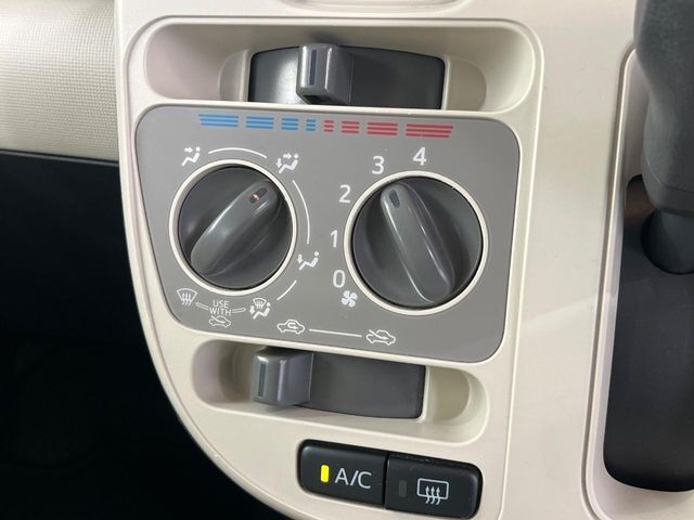 寒い冬も暑い夏も全席に快適な空調を届けてくれる、ダイヤル式エアコンを装備♪