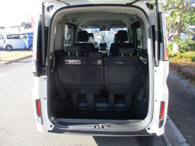 荷室は十分な広さです★