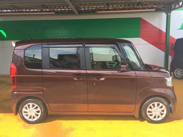 ホンダセンシング搭載車です！広い水平画角のフロントワイドビューカメラにより、側方まで幅広く検知します。前後のソナーセンサーでガラスも検知し駐車時などの安全も支援します。