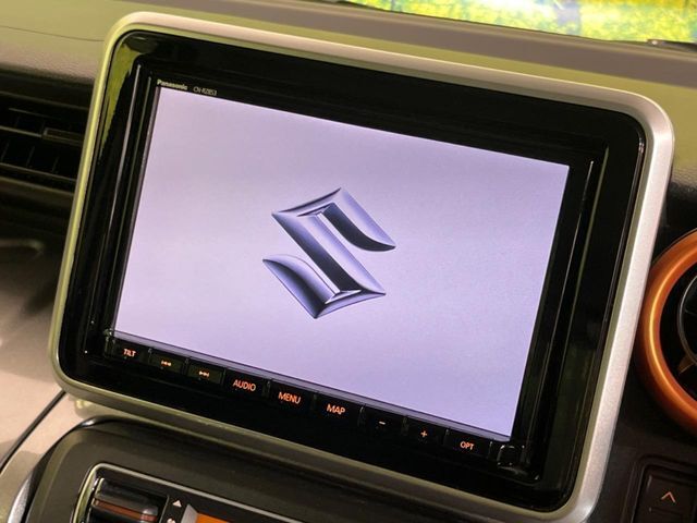【純正ナビ】人気の純正ナビを装備。オーディオ機能も充実しており、Bluetooth接続すればお持ちのスマホやMP3プレイヤーの音楽を再生可能！毎日の運転がさらに楽しくなります！！