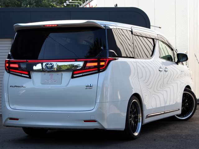 お車に合った保証をご用意しております！1年間、走行距離無制限保証！ディーラー保証継承！当店スタッフが細かくご説明をさせていただきます！延長保証も可能です！