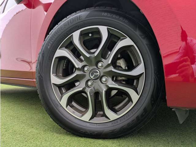 全車除菌作業実施済みになります。スタッフも検温、マスク着用しております。実際にお車を見たいお客様、試乗したいお客様もご安心下さい。