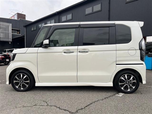 当店は、新車～登録済未使用車、お買い得軽自動車まで、多数在庫しております♪軽自動車の事なら全て当店にお任せください！目玉車両もございますので、ぜひ一度軽ワールドへお越しくださいませ！