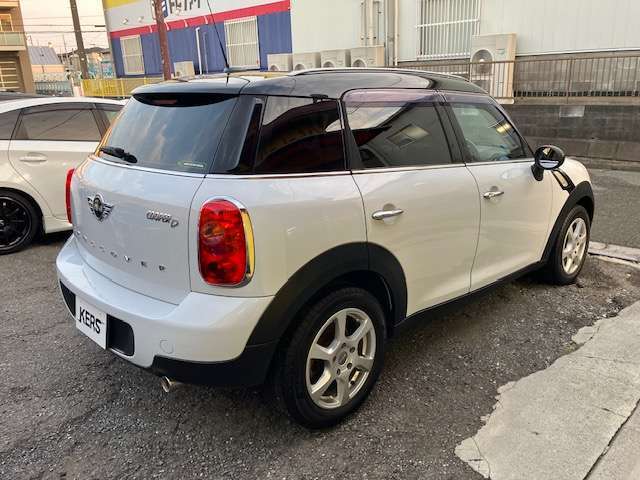 リアガラスはフィルム加工済みです！！