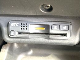 【ETC】高速道路の料金所をストレスなく通過！話題のスポットやサービスエリアに多い「スマートIC」利用時は必須のアイテムです。当店でセットアップを実施、ご納車当日からすぐにご利用いただけます！