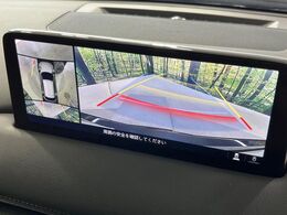 【360°ビューモニター】専用のカメラにより、上から見下ろしたような視点で360度クルマの周囲を確認することができます☆死角部分も確認しやすく、狭い場所での切り返しや駐車もスムーズに行えます。