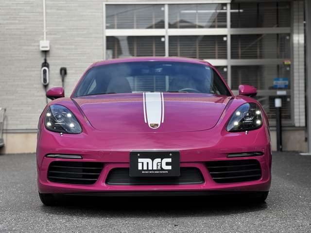 2.0T　水平対向4気筒エンジン　MAX220kW（300PS）　MAX380Nm　0-100km/h加速5.1秒♪
