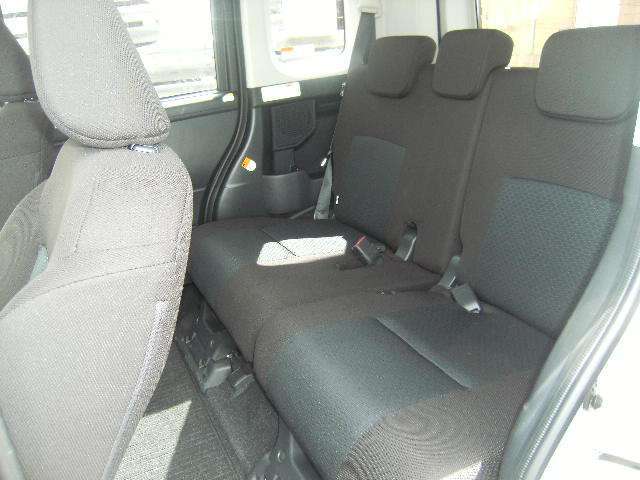 禁煙車で内外装共に綺麗ですよ。
