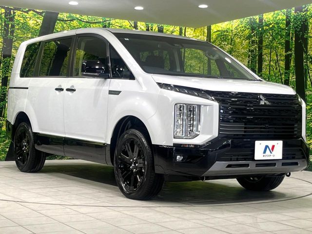 大好評のボディコーティング「弾スプラッシュコート」もご納車までに施工可能。通常のガラスコートと異なる、耐久年数6年の無機質ガラスコーティングが、ボディをキレイな状態に保ってくれます。