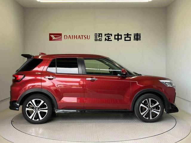 車両右側面からの写真になり。車をご覧になりたい時はお気軽に最寄りの店舗へご相談下さい。