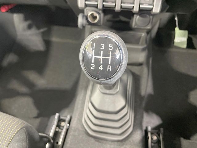 【フロア5速MT】走りの5速MT！！スポーティーな走行をお楽しみいただけます♪