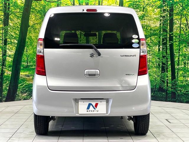 安心の最長10年・走行無制限保証（有償）をご用意。保証内容も充実はもちろん、無料点検＆オイル交換や、年中無休の全国・24時間ロードサービスも付帯されておりますのでご安心下さい。