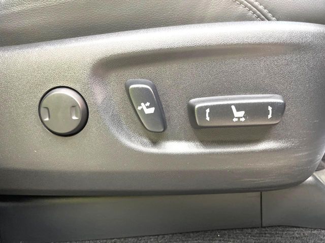 【シートヒーター】寒い日に重宝するシートヒーター！エアコンより早く温まってくれるので寒がりの人も安心ですね♪エアコンの温風は乾燥するから苦手、という方にもをおすすめです。
