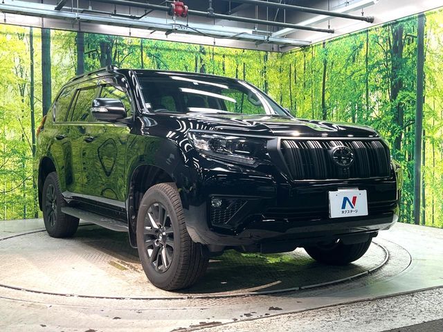 大好評のボディコーティング「弾スプラッシュコート」もご納車までに施工可能。通常のガラスコートと異なる、耐久年数6年の無機質ガラスコーティングが、ボディをキレイな状態に保ってくれます。