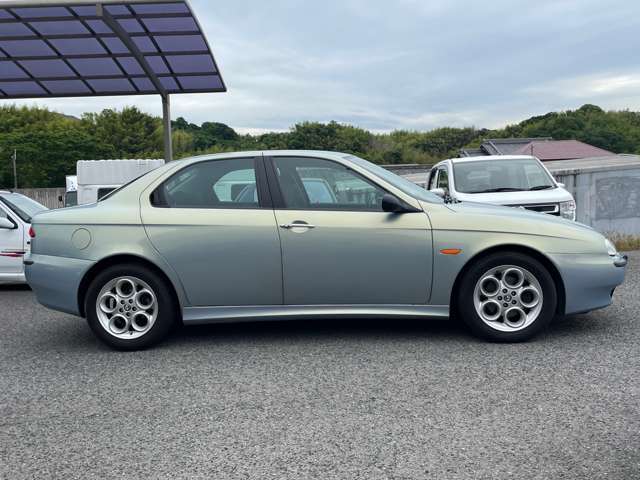 「イタリア車だし壊れやすいのでは…」という不安を良い意味で裏切ってくれるのがアルファ156のMT。実はポイントを抑えればそこまで故障の多い車ではありません。