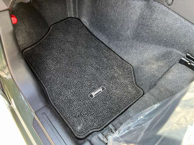 フロアマットも綺麗にクリーニングして納車しております！