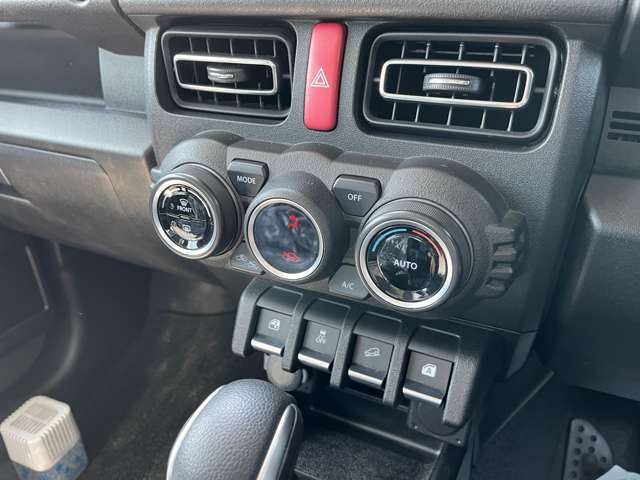 運転席操作部です！わからないスイッチ類や操作部はお気軽にお問い合わせ下さい！