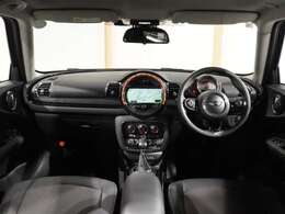 ■高年式、低走行、装備や価格に魅力があるなど、専門店の目線で厳選した高品質なミニのみ厳選し、約250台以上の新旧ミニの中からお気に入りの1台をお選びいただけます■マッチした1台がきっと見つかりますよ♪