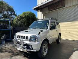 23型ジムニー入荷しました。リフトアップななど大きく改造されてない車両です。