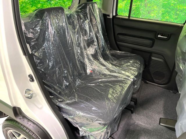 高品質なオリジナルフロアマットもオプションにてご用意しております。お好きなデザインやカラーをお車に合わせて選んでいただくことができます♪