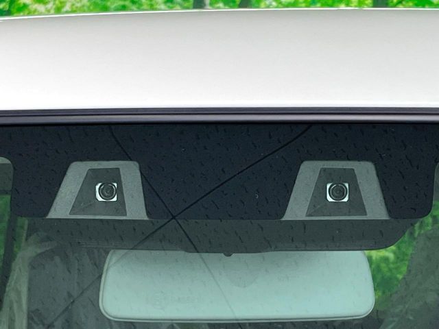 【スズキ　セーフティサポート】走行中に前方の車両等を認識し、衝突しそうな時は警報とブレーキで衝突回避と被害軽減をアシスト。より安全にドライブをお楽しみいただけます。