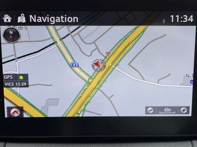 地デジチューナー内臓型、多機能メモリーナビゲーションを装備しています。