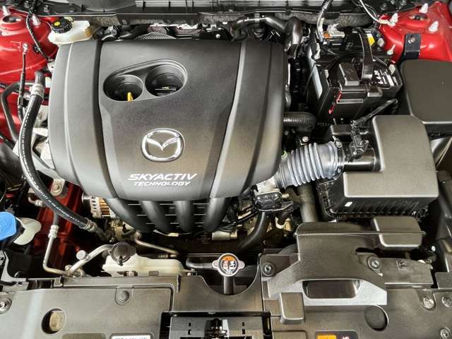 SKYACTIV‐G 2.0エンジン　直列4気筒DOHC16バルブ　出力148ps(109kW)　トルク19.6kg・m(192N・m)/2800rpm（カタログ値）